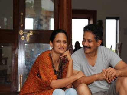 B'day: On Screen Natrang Guna's Real Love Story, Family Member Too Shocked | Happy Birthday: रुपेरी पडद्यावरील नटरंग ‘गुणा’ची रिअल प्रेमाची गोष्ट, ज्यामुळे कुटुंबीयांनाही बसलेला धक्का