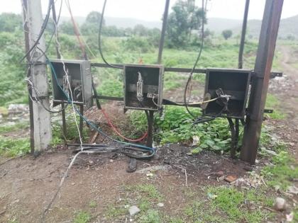 Power supply suddenly stopped in Rohaheet in Soyaghat | सोयगावात बंद रोहीत्रामध्ये अचानक उतरला वीजपुरवठा