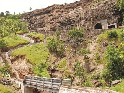 Blasting in the historic Buddha Cave area; Cave in danger, anger from history lovers | ऐतिहासिक बुद्ध लेणी परिसरात ब्लास्टिंग; लेणीला धोका, इतिहासप्रेमींकडून संताप Blasting in the historic Buddha Cave area; Cave in danger, anger from history lovers | ऐतिहासिक बुद्ध लेणी परिसरात ब्लास्टिंग; लेणीला धोका, इतिहासप्रेमींकडून संताप