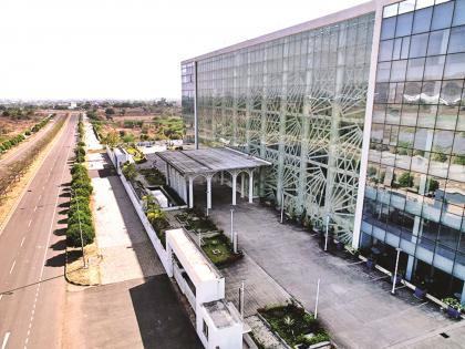 World-class CII Skill Center in Auric; Booster of skilled manpower with an investment of Rs 85,000 crores | छत्रपती संभाजीनगरच्या ऑरिकमध्ये CII चे स्किल सेंटर; DMIC ला कुशल मनुष्यबळाचे 'बुस्टर' World-class CII Skill Center in Auric; Booster of skilled manpower with an investment of Rs 85,000 crores | छत्रपती संभाजीनगरच्या ऑरिकमध्ये CII चे स्किल सेंटर; DMIC ला कुशल मनुष्यबळाचे 'बुस्टर'