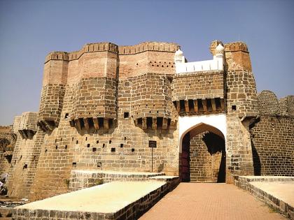 Ausa castle the worrior fort | लढाऊ बाण्याचा किल्ले औसा 