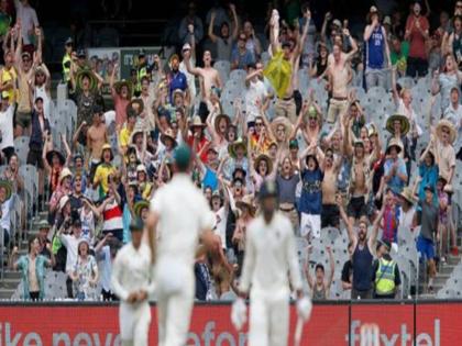 IND vs AUS 3rd Test: Spectators warned against racism as 'show us your visa' chants are heard at MCG | IND vs AUS 3rd Test : भारतीय खेळाडूंवर ऑस्ट्रेलियाच्या चाहत्यांची वर्णद्वेषी टीका