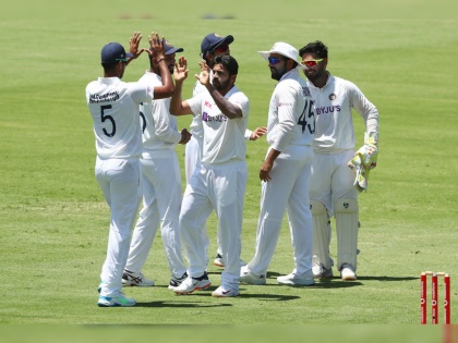 India vs Australia, 4th Test : Australia all out for 369, Natarajan, Shardul & Sunder take 3 wkt each | India vs Australia, 4th Test : नवे आहेत, पण छावे आहेत!; टीम इंडियानं गुंडाळला ऑस्ट्रेलियाचा पहिला डाव 