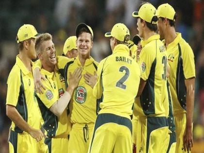 England beat Australia by 5 wickets | इंग्लंडची आॅस्ट्रेलियावर ५ विकेट्सने मात