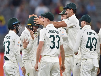 Australia take a 1-0 lead in the Trans-Tasman Series after a comprehensive 296-run win over New Zealand | Aus vs Nz : ऑस्ट्रेलियाचा दणदणीत विजय, टीम इंडियाच्या अव्वल स्थानाच्या दिशनं वेगानं वाटचाल