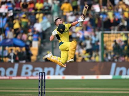 ICC ODI World Cup AUS vs NED Live : HUNDRED BY DAVID WARNER, became a 3rd player with 6+ World Cup hundreds  | डेव्हिड वॉर्नरचे सलग दुसरे शतक! सचिन तेंडुलकरच्या विक्रमाशी बरोबरी, रोहित शर्माला देणार टक्कर 