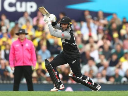 T20 World Cup, AUS vs NZ Live : Devon Conway becomes the 2nd fastest player in T20i history after Dawid Malan to score 1,000 runs, break Babar Azam and Virat Kohli record  | T20 World Cup, AUS vs NZ Live : विराट कोहली Vs बाबर आजम यांच्या भांडणात न्यूझीलंडच्या डेव्हॉन कॉनवे मोठा विक्रम नोंदवला, दोघांना मागे टाकले 