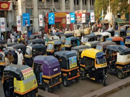 Fixed 450 and took 6 thousand The rickshaw drivers who beat and robbed the passengers were shackled | ठरले ४५० अन् घेतले ६ हजार; प्रवाशांना मारहाण करून लुटणाऱ्या रिक्षाचालकांना ठोकल्या बेड्या