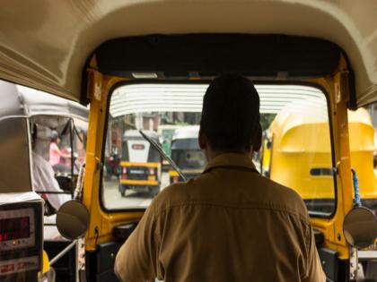 Due to the rain the rickshaw collided with nothing ahead Pedestrian dies, incident in Market Yard | पावसामुळे पुढचे काहीच न दिसल्याने रिक्षाची धडक; पादचाऱ्याचा मृत्यू, मार्केटयार्डातील घटना