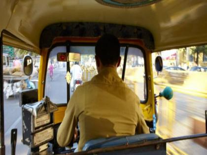 Bike rider beaten by car; Rickshaw driver dies | गाडी घासल्याने दुचाकीस्वाराची मारहाण; रिक्षाचालकाला मृत्यू