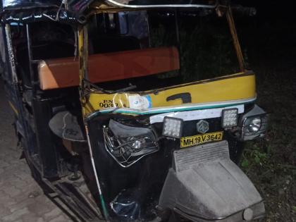 rickshaw two wheeler collided one dead | रिक्षा-दुचाकीची समोरासमोर धडक, दुचाकीस्वार ठार