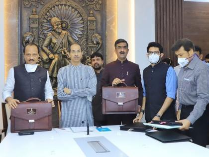 A budget that will take a huge leap forward in all areas Said That CM Uddhav Thackeray | Maharashtra Budget 2022: सर्वच क्षेत्रात विकासाची मोठी भरारी घेणारा अर्थसंकल्प; उद्योगालाही बुस्टर डोस- मुख्यमंत्री