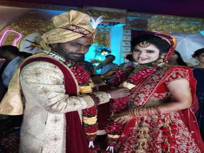 cricketer parvinder awana married with si sangita | 'या' खेळाडूनं गुपचुप उरकले लग्न, दिल्ली पोलिसात आहे पत्नी 