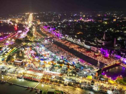 A grand Dipotsav was held in Ayodhya, recorded in the Guinness book | अयोध्येत पार पडला भव्य दीपोत्सव, एकाचवेळी २५ लाख दिवे प्रज्वलित झाले, गिनीज बुकमध्ये झाली नोंद