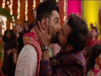 Ayushmann Khurrana share his experience of kissing his costar in shubh mangal jyada saavdhan | आयुषमान खुराणा सांगतो, या कारणामुळे दिला मुलासोबत किसिंग सीन