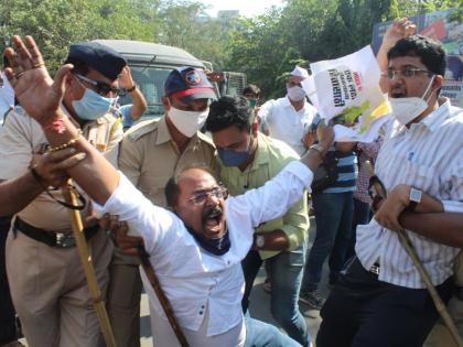 Holi of Agriculture Act, NCP's strong demonstrations in support of farmers in Thane | कृषी कायद्याची होळी, ठाण्यात शेतकऱ्यांच्या समर्थनार्थ राष्ट्रवादीची जोरदार निदर्शने 