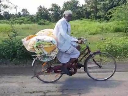 Eighty-year-old rides a bicycle; To date, he has not been afflicted with any disease | कौतुकास्पद! ऐंशीवर्षीय वृद्ध चालवतो सायकल; आजतागायत कुठल्याही आजाराने पछाडले नाही