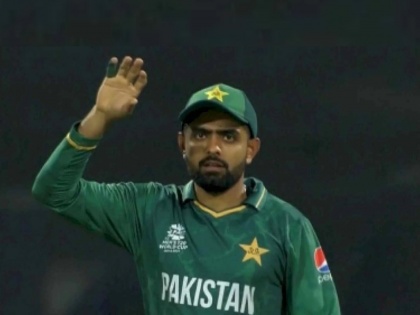 Pakistan Cricket Board warning to captain Babar Azam faces massive criticism warns do not repeat this mistake again video viral | Babar Azam, Pakistan : "अशी चूक पुन्हा करू नकोस"; पाकिस्तान क्रिकेट बोर्डाची (PCB) कर्णधार बाबर आझमला 'वॉर्निंग'