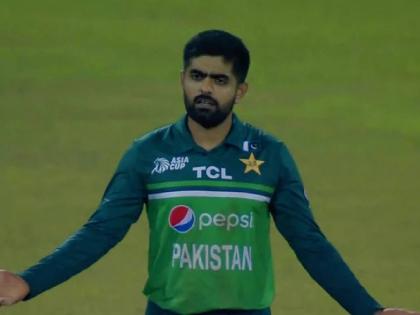 Asia Cup 2023 : Babar Azam got angry after the match against Sri Lanka, he says all players should not think of themselves as superstars, improve their performance | पराभवानंतर बाबर आजम सैरभैर झाला; पाकिस्तानी खेळाडूंना नको नको ते बोलला