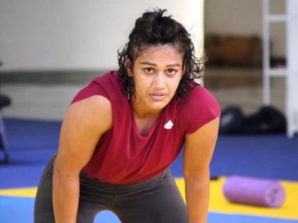 The farther the Congress goes, the farther the country goes, the more riots, babita phogat | 'काँग्रेस जेवढी मागे जाईल, देश तेवढाच पुढे येईल', दंगल गर्लची टीका