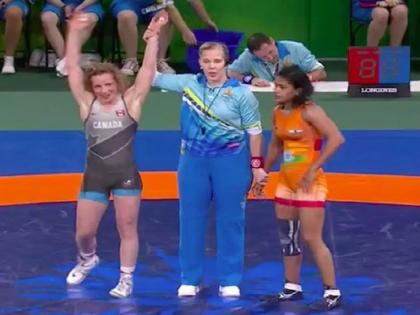 Babita Fogat settles for silver medal in women's freestyle 53kg category | Commonwealth Games 2018 : कुस्तीपटू बबिता फोगाटला सुवर्णपदकाची हुलकावणी 