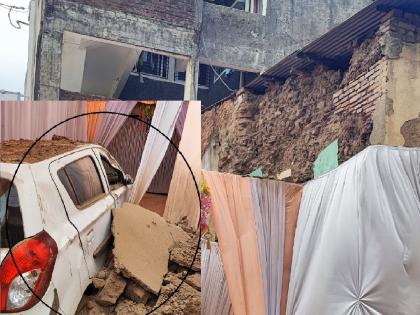 Damage to car due to collapse of wall in Babujmal area kolhapur city, the issue of old building is on the rise again | कोल्हापूर : बाबूजमाल परिसरात भिंत कोसळून कारचे नुकसान, जुन्या इमारतीचा प्रश्न पुन्हा ऐरणीवर