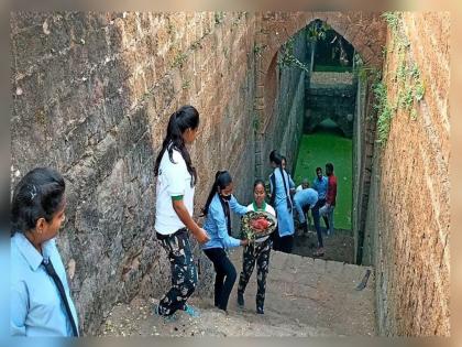 Gond-style 'Bavadi's in Chandrapur district excluded from govt's 'Barav' revival plan? | ‘बारव’ पुनरुज्जीवन योजनेतून गोंडकालीन ‘बावडी’ वगळल्या?