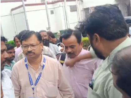 Technical failure in E-Rickshaw for Divyanga , MLA Bachchu Kadu slaps company officer | दिव्यांगांच्या ई-रिक्षात तांत्रिक बिघाड, बच्चू कडूंनी अधिकाऱ्याच्या कानाखाली काढला आवाज