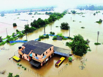  Repeats July 1st; Water infiltrates into homes, disrupts lives | २६ जुलैचीच पुनरावृत्ती; घरांमध्ये पाणी शिरल्याने जनजीवन विस्कळीत