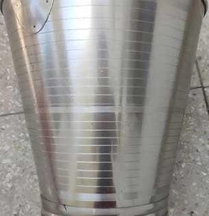 स्टील - प्लास्टिकच्या बादल्यांवर मेणचट- पाण्याचे डाग? घरगुती सोपा उपाय, काही मिनिटांत बादल्या चमकतील चकाचक