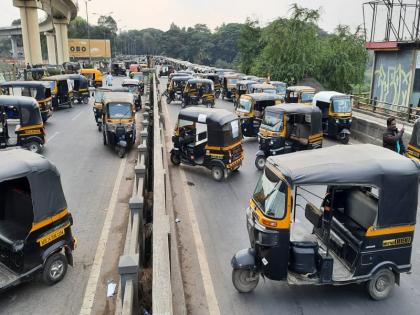 agitation will continue until the bike taxis are stopped" Rickshaw drivers are aggressive in Pune | "जोपर्यंत बाईक टॅक्सी बंद होणार नाही तोपर्यंत आंदोलन सुरूच" पुण्यात रिक्षा चालक आक्रमक