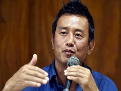 The president of the Football Federation should leave the chair! Baichung Bhutia demanded | फुटबॉल महासंघाच्या अध्यक्षांनी खुर्ची सोडावी! बायचुंग भुतियाने केली मागणी