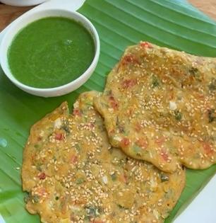 Morning Breakfast Idea : कपभर पीठाचे करा बाजरीचे धिरडे, झटपट पौष्टिक नाश्ता, वेटलॉससाठी उत्तम रेसिपी