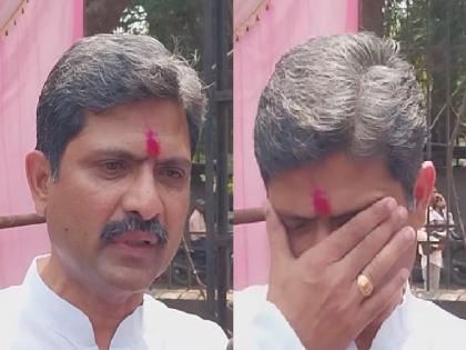 Former Congress National Secretary Bajirao Khade rebelled and filed his nomination form from Kolhapur Lok Sabha constituency | सांगलीनंतर काँग्रेसची कोल्हापुरात बंडखोरी, माजी राष्ट्रीय सचिव उमेदवारी अर्ज दाखल करताना झाले भावूक