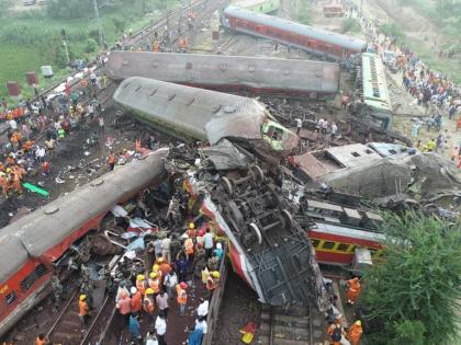 balasore accident locals ran like angels and saved the lives of hundreds of passengers | बालासोर अपघात: देवदूतासारखी स्थानिकांनी घेतली धाव अन् वाचले शेकडो प्रवाशांचे प्राण