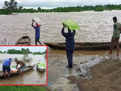 farmers drastic situation amid flood; boat support on the river bank to save manure trapped in fields | नदीकाठावरील बळीराजा हवालदिल; शेतात फसलेले खत वाचविण्यासाठी डोंग्याचा आधार