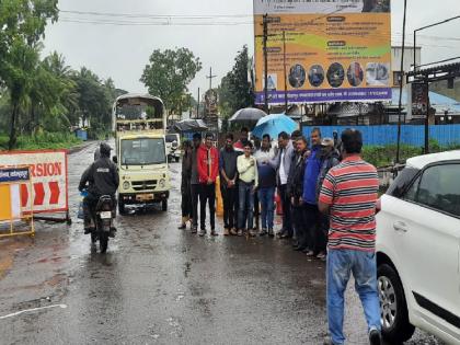 Permitting traffic from Balinga Bridge, the Guardian Minister gave an order | Kolhapur: बालिंगा पुलावरुन वाहतुकीस परवानगी, पालकमंत्र्यांनी दिले आदेश