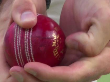 Ball tempering in India; How many years will the ICC ban ... | भारतामध्ये तिसऱ्या सामन्यात झाली चेंडूशी छेडछाड; कोण आहे खेळाडू, जाणून घ्या...