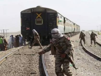 BLA abducts Pakistani army in Balochistan attacks government establishments, police | बलुचिस्तानमध्ये बीएलएने पाकिस्तानी सैन्याला पळवले; सरकारी आस्थापन, पोलिसांवर हल्ले BLA abducts Pakistani army in Balochistan attacks government establishments, police | बलुचिस्तानमध्ये बीएलएने पाकिस्तानी सैन्याला पळवले; सरकारी आस्थापन, पोलिसांवर हल्ले