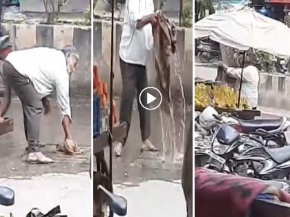 Sacks soaked in street sewage and placed on bananas for sale; Outrage among citizens after viral video of Chhatrapati Sambhajinagar | रस्त्यावरील सांडपाण्यात भिजवले पोते अन् टाकले केळीवर; नागरिकांमध्ये संताप