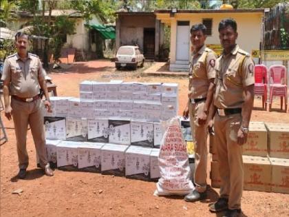 Banda police strike action against illegal liquor traffic, seized goods worth 32 lakhs | बेकायदा दारु वाहतुकी विरोधात बांदा पोलिसांची धडक कारवाई, ३२ लाखांचा मुद्देमाल जप्त; दोघे ताब्यात