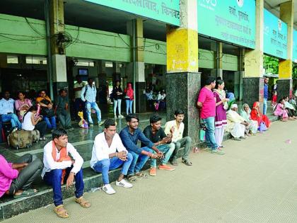 50 lakhs of rupees loss to ST during Bharat Bandh in Nagpur | नागपुरात बंदमुळे एसटीला ५० लाखाचा फटका