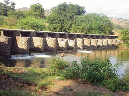 Detention of water conservation works in Marathwada due to a letter | मराठवाड्यातील जलसंधारणाच्या कामांचा एका पत्रामुळे खोळंबा