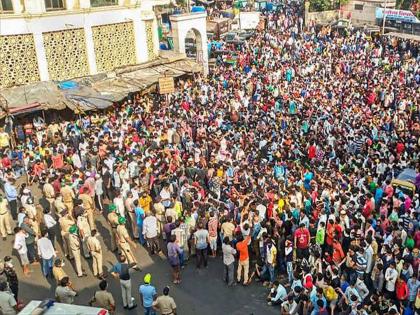 coronavirus kamal haasan tweets after hundreds of labourers gathered at bandra during lockdown kkg | CoronaVirus: 'मजूर प्रवाशांचं संकट बॉम्बसारखं; ही समस्या कोरोनापेक्षा मोठी होऊ शकते'