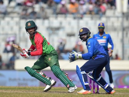 Asia Cup 2018: After the double blow, the Bangladesh team survive | Asia Cup 2018 : दुहेरी धक्क्यानंतर बांगलादेशचा संघ सावरला