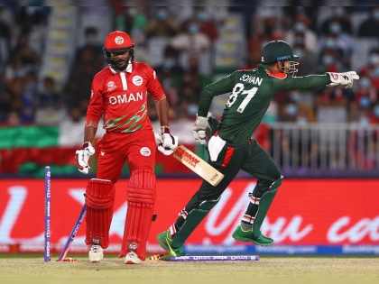 IPL 2021,  BAN v OMN : Bangladesh stay alive in the T20 World Cup 2021, beating Oman by 26 runs | T20 World Cup,  BAN v OMN : बांगलादेशनं स्पर्धेतील आव्हान जीवंत राखले, लढाऊ बाणा दाखवणाऱ्या ओमानला नमवले