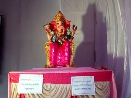 Bappa in Washim, a message from 'Digital India' | ‘डिजिटल इंडिया’चा संदेश देणारा वाशिममधील बाप्पा