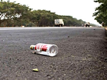 Bar closed at 4 pm, 'Drinking' starts on the street! | चार वाजता बार बंद, रस्त्यावरच 'दे दारू' सुरू!