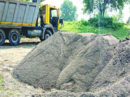 Action taken against two persons for transporting sand illegally in Sangvi at Baramati | बारामतीतील सांगवीत वाळूमाफियांच्या मुसक्या आवळल्या; वाळूची अवैधरित्या वाहतूक करणाऱ्या दोघांवर कारवाई