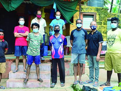 The sailors on that barge are starving, 14 months without pay | त्या बार्जवरील खलाशांची उपासमार, १४ महिने वेतनाविना